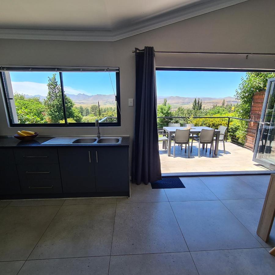 Clarens Escape Apartment Bagian luar foto